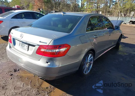 2013 Mercedes-Benz E 350 4Matic z USA, uszkodzony, nr VIN WDDHF8JB6DA764974